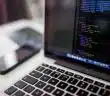 code sur écran d'ordinateur