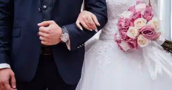 Mariage chic : harmoniser montre de luxe et costume de marié