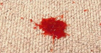 Comment enlever de la cire d’épilation sur un vêtement ?