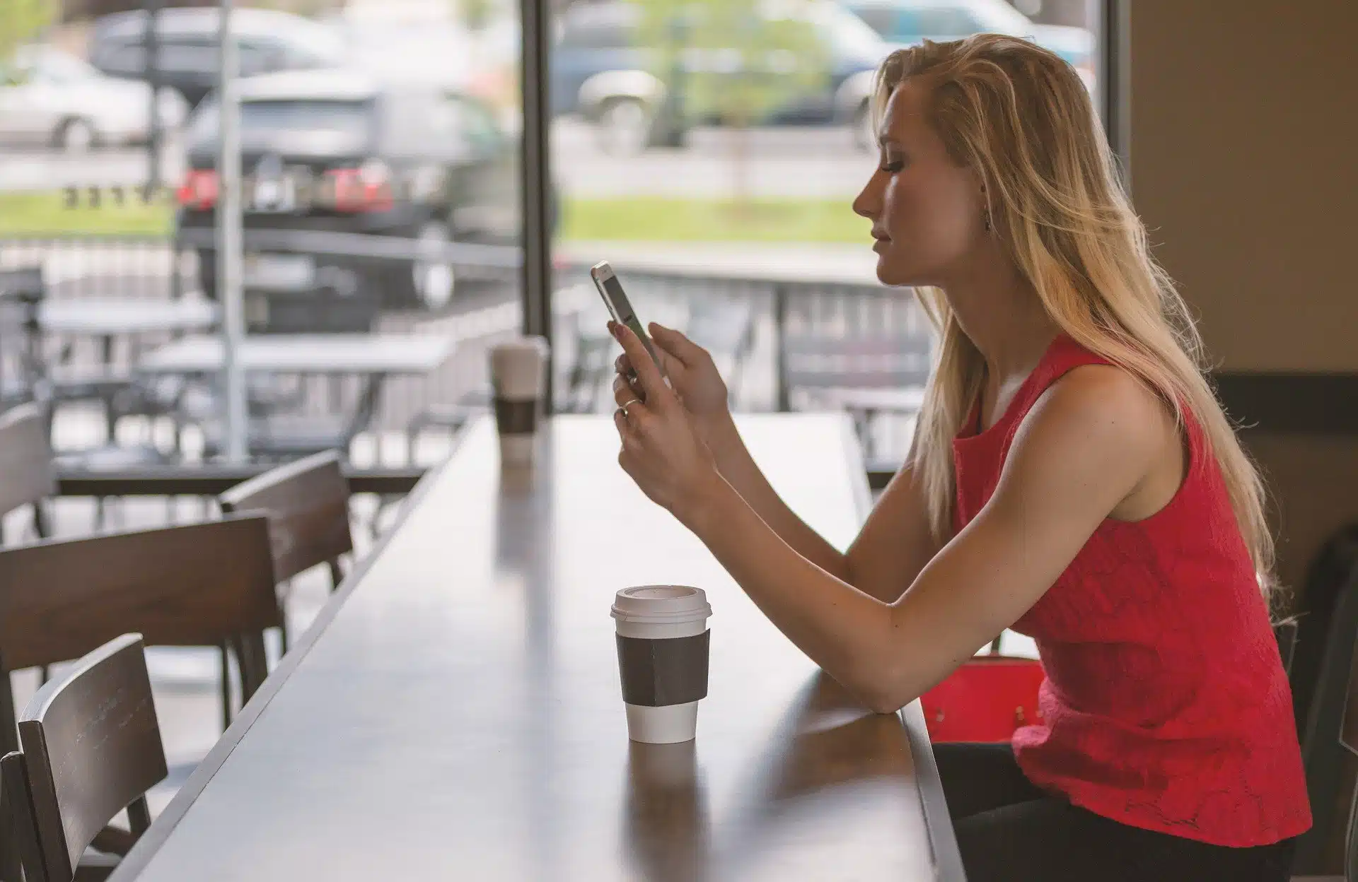 Surveiller une personne à distance sans qu’elle le sache